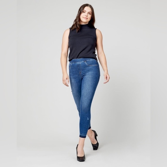 SPANX Pants - SPANX Distressed Raw Hem Ankle Skinny Jeans in Medium Wash - Size Small - New